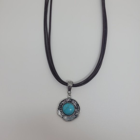 15" (3) Strand Distressed Leather Necklace with Turquoise Pendant & Toggle Clasp - Picture 3 of 6